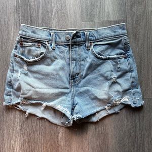Abercrombie Mid Rise Mom Shorts Light Wash